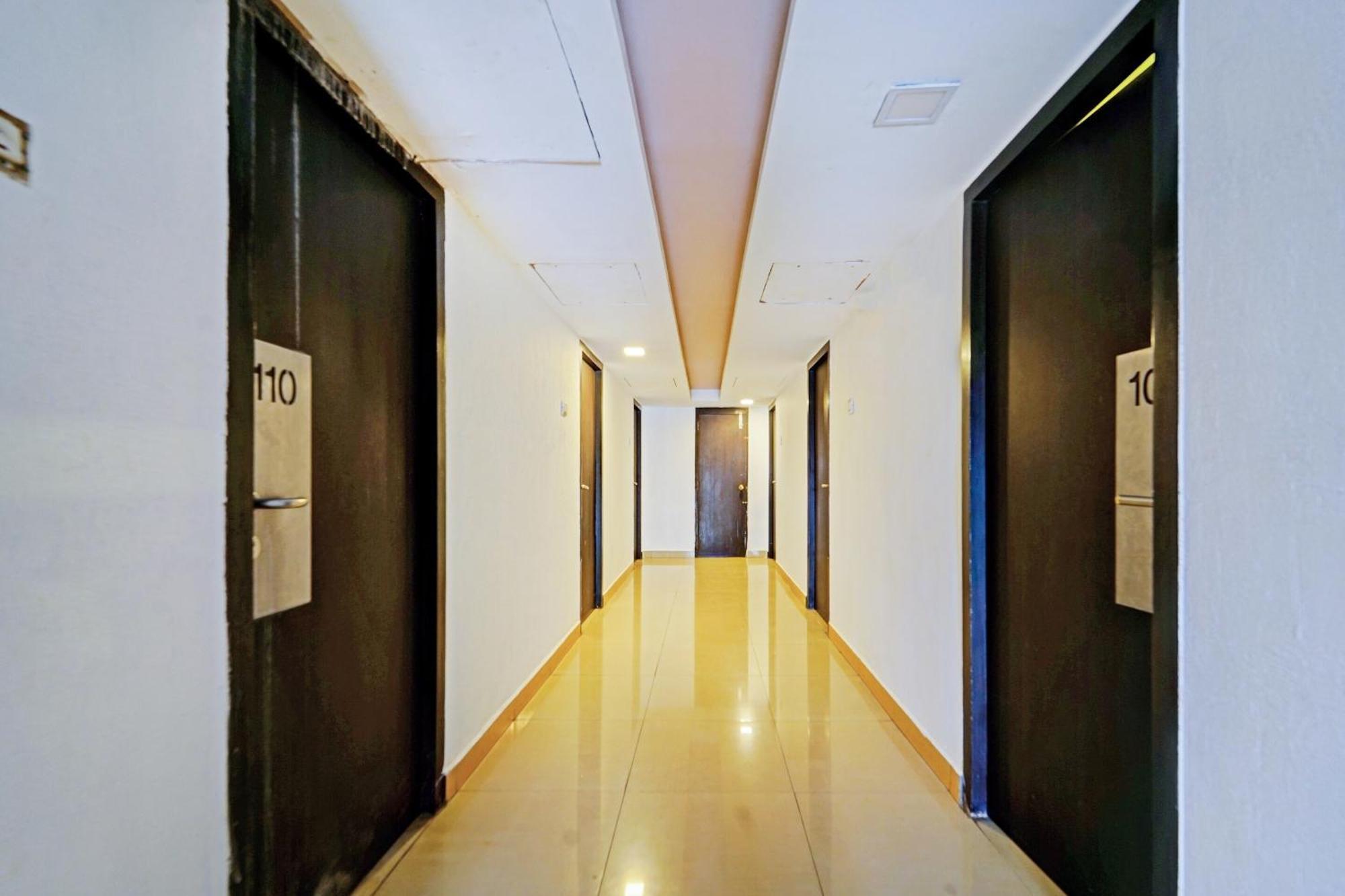 Hotel Collection O 81666 Cedar 3*