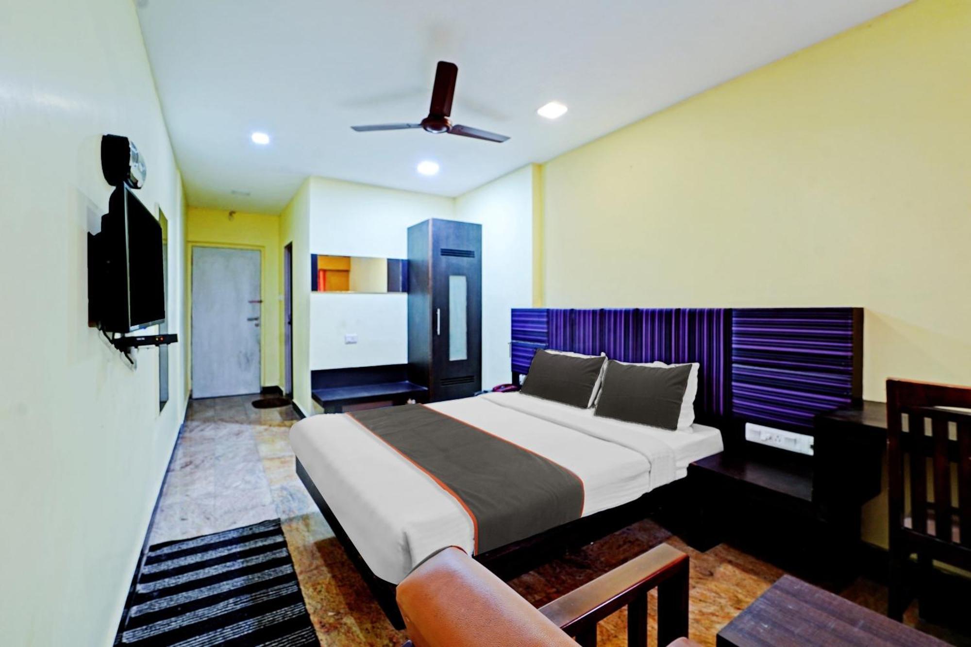Collection O 81666 Cedar Hotel 3*